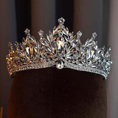Bruids Kristallen Tiara Licht Luxe Prinsessenstijl Kroon Diner Tiara Catwalk Performance Jurk Accessoires Elegant en High End gray
