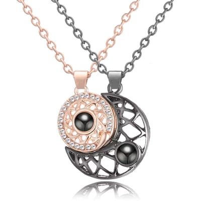 Ik hou van jou in 100 talen BFF Ketting voor 2 - Zon & Maan - "I LOVE YOU" Vriendschapsketting / Koppel Ketting voor Twee - Magnetisch - Rosé Goud & Zwart - Pax Amare