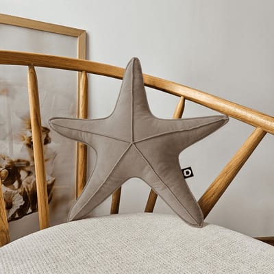 Decordruk Velvet Serie - Sierkussen - Kleine Zeester - Lichtbruin