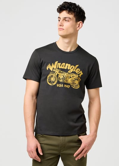 Wrangler Americana Tee Black Size: L | Printed T-Shirts Outlet | Heren | Zwart