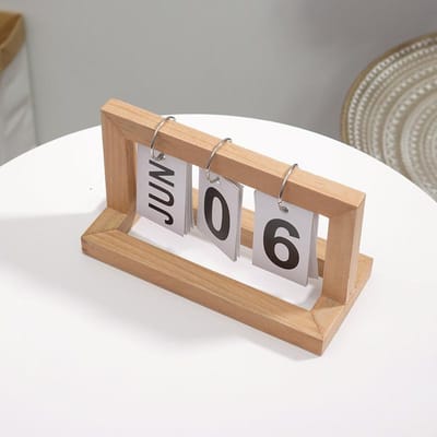 Houten pagina-omslaande bureaukalender Houten omslaande kalender Creatieve eenvoudige staande bureaukalender Bureaubladdecoraties Woondecoratie brown