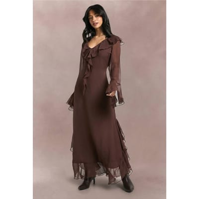 boohoo Dames Petite Chiffon Maxi-Jurk met Ruches, Uitlopende Mouwen en Ceintuur | Chocolate | Maat: 6
