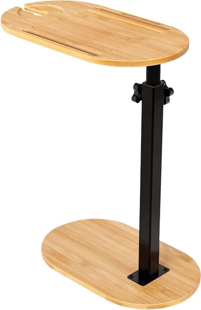 Verstelbare armleuning met draaibare snackhouder en tabletstandaard voor bank en bed, ideaal voor compact gebruik en picknicks