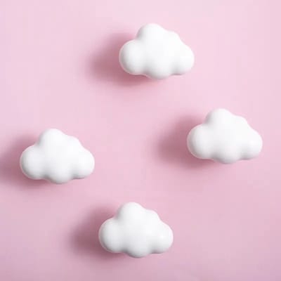 KimDo - Wandhaken wolkjes - 2 stuks - Wit - Wolk - Wandhaakje - Ophanghaak - Deurknop - Kastknop - Lade knoppen - Meubelgreep - Handvaten - Kast - Lade - Babykamer - Kinderkamer