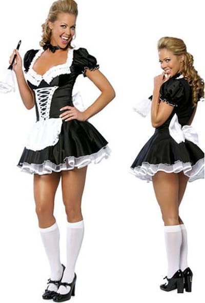 sexy dienstmeid voor carnaval halloween themafeest black & white of slaapkamerplezier