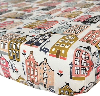 BINK Bedding Hoeslaken Adam 70 x 150 cm - print met huisjes - Hollandse huisjes - ecru - roze - peach - blue - grijs - mosterdgeel - juniorbed - peuterbed
