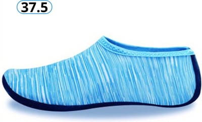 Bovista Waterschoenen Voor Kinderen & Volwassenen - Aqua Shoes - Aquaschoenen - Afzwemschoenen - Zwemles Schoenen - Hemelsblauw - Maat 37.5