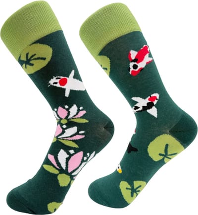Sokken met Koikarpers - Dames maat 36-41 - Twee verschillende sokken met Koi Vissen - Grappige sokken/groen/natuur