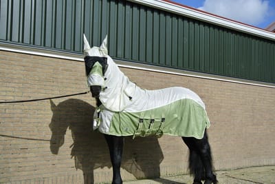 Vliegendeken met losse hals en buikflap, incl. vernieuwd makser met neus flap, Groen/creme wit-145
