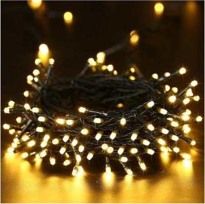 Sfeer Kerst verlichting op zonne energie 100 LED warm wit