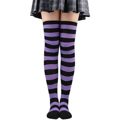 Les Chaussettes Hautes Pour Dames Femmes Cuissardes Over Hosiery Longues Chaussettes en Coton Tricotées Chaleureuses Soks Rayées Noir Blanc Rouge Noël One Size