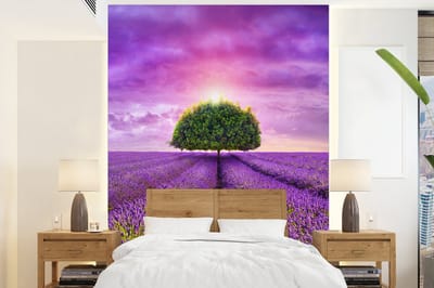 Behang - Fotobehang Lavendel - Boom - Paars - Wolken - Breedte 175 cm x hoogte 240 cm
