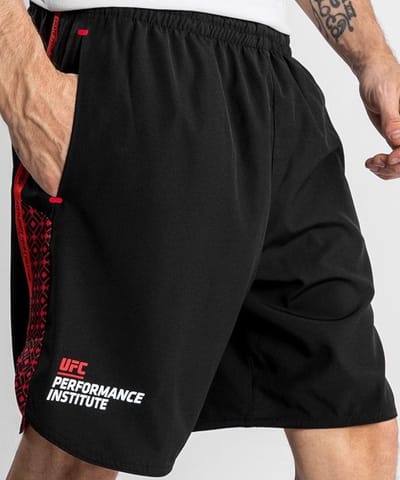 UFC x VENUM Performance Institute Trainingsshort Zwart Rood - M - Jeans Maat 32
