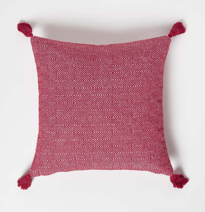 Homescapes Decoratief kussen Malda rood met kwastjes – kussen 45 x 45 cm inclusief vulling