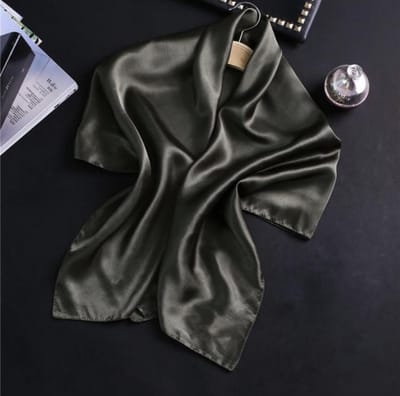 Stijlvolle Sjaal Mos Groen  - Hoofdband - Sjaaltje - Bandana - Haarband - Pashmina | Afmeting 90 x 90 cm | Prachtige glans | Effen |Chique om nek of aan tas | Christmas - Kerst - Feest - Gala - Glamour - Gelegenheid - Bruiloft