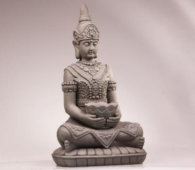 BOEDDHA BEELD KWAN YIN MET BAK