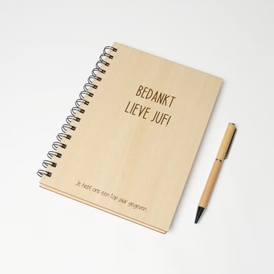 Notitieboek A5 - Luxe balpen - Cadeau - Einde schooljaar cadeau - Notitieboek - Cadeau juf - Bedankt lieve juf