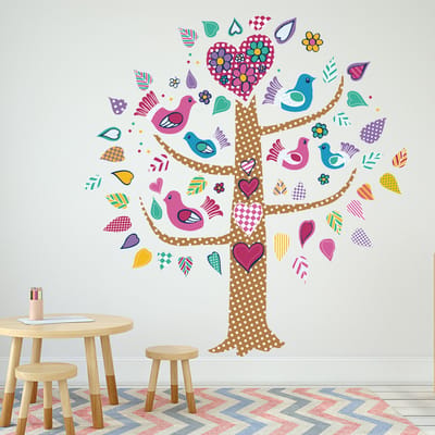 Muurstickers, decoratief, fosforescerend, met bomen en vogels, in verschillende kleuren.
