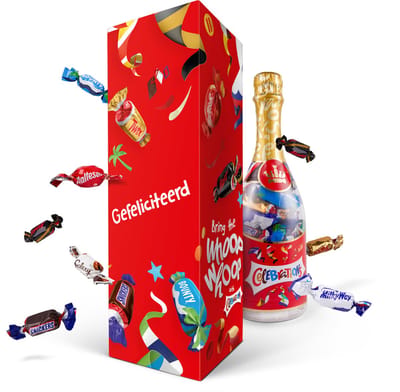 Celebrations Fles in Giftbox met tekst "Gefeliciteerd" - 312 Gram smaken mix - Chocolade - Champagnefles