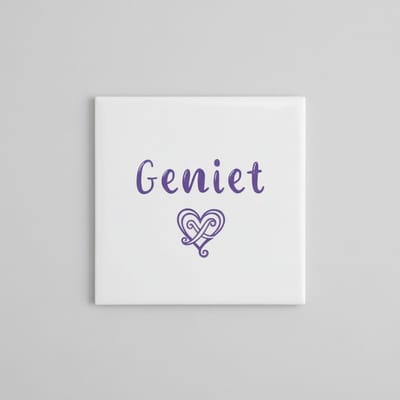 Inspirerende Keramische Wandtegel “Geniet” – Eenvoudige Hart Tekst Minimalistische Woondecoratie – 15 x 15 cm
