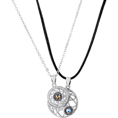 2 STuks Magnetische Koppel Matching Ketting Zon Maan Hart Vorm Magneet Gekoppeld Hanger Liefhebber Cadeau Collares Con Colgante white