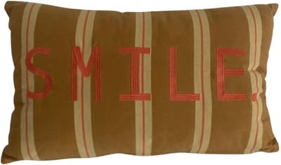 Mica Decorations Smile Sierkussen - Kussen met Kussenhoes - Woondecoratie Woonkamer - 55 x 35 x 10 cm - Katoen - Bruin, Oranje, Geel