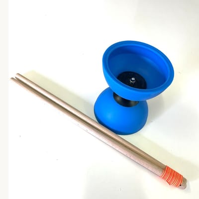 Diabolo Spinner Blauw 12cm met houten stokken + touw