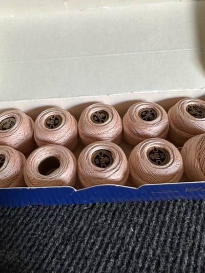 Dmc zakdoekjes en Frivolite garen Nr 948
