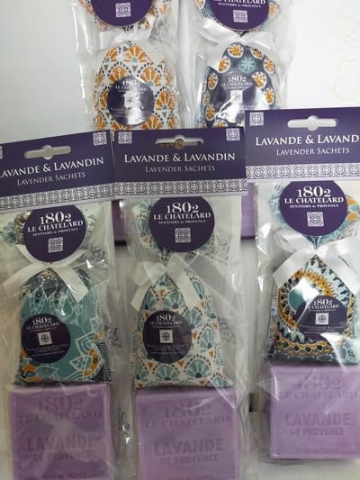 Geurzakje Bleu Azur lavendel met Marseille lavendel zeep 100gr Franse handzeep - Marseillezeep Geurzakje voor kledingkast