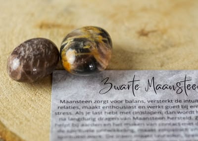 Zwarte Maansteen Trommelsteen - Crystal - Perfect cadeau voor vrouwen - Inclusief uitleg - Spiritueel - Moonstone - Slapen - Hoop - Intuïtie - Angst - Stress - 100% NATUURLIJK