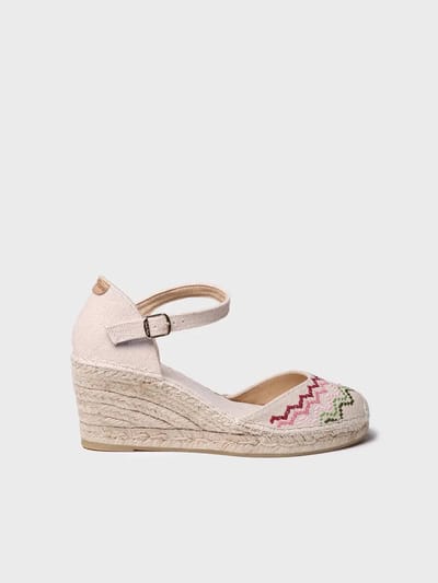 Vegan espadrille met sleehak en kruissteekborduurwerk | JESSIE