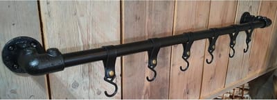 Steigerbuis Kapstok Zwart | 95cm | 6 leren Haken | Buis 27mm | Industrieel | Loft | Robuust | Buis | Staal | Metaal
