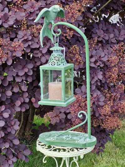 Brocante Hangende Lantaarn met Vogel op Standaard - hoogte ca. 59,7cm