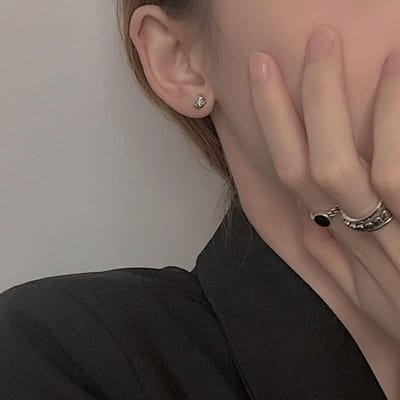 Oorbellen Vrouw Zomer Sterling Zilver S925 Meteoriet Design Niche Licht Luxe Hoog Gevoel van Eenvoud en Compacte Oorbellen gray
