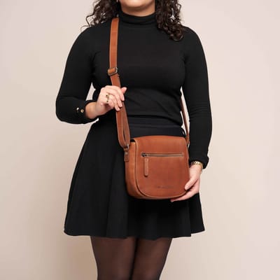 The Chesterfield Brand Schoudertas Roman Flapoverbag Cognac Bruine
