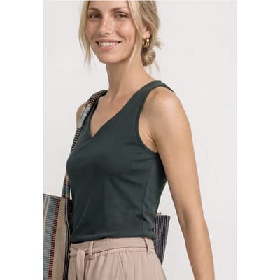 Basic top met hartvormige halslijn