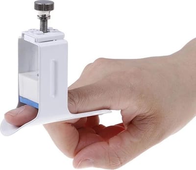 Vingerspalk, finger splint, vinger fixer, vingerbrace, vinger corrector, vinger steun, vinger beugel, vinger spalk,vinger ondersteunen, finger support, vinger splint.