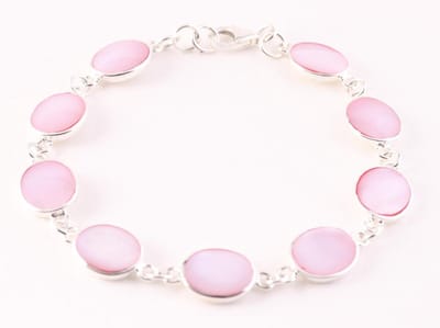 Zilveren armband met roze parelmoer