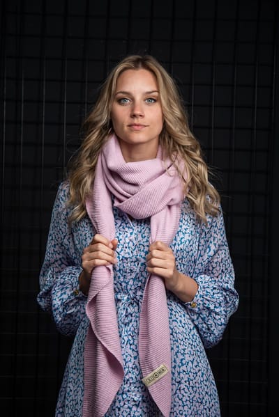 Twelve Million - Dames omslagdoek Texas - Driehoeksjaal - Gerecyclede materialen - Poncho - Wolvrij - Licht roze