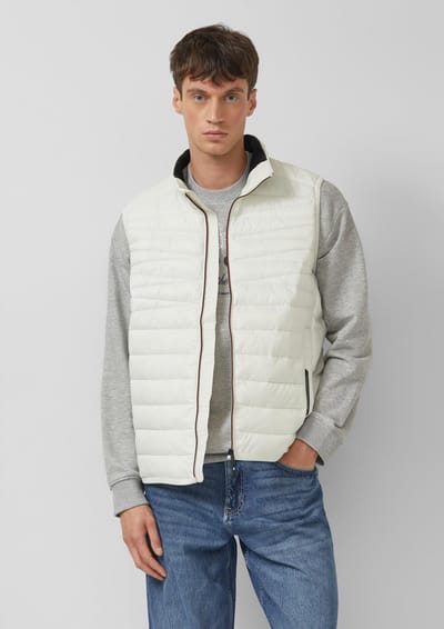 s.Oliver - male - Warm gewatteerd vest met opstaande kraag en contrasterende details