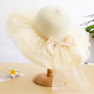 Nieuwe Zomer Golvende Strohoed Modieuze Winddichte en Ademende Veelzijdige Zonnehoed Dames Ultraviolette Zonbescherming Zonbescherming Hoed beige