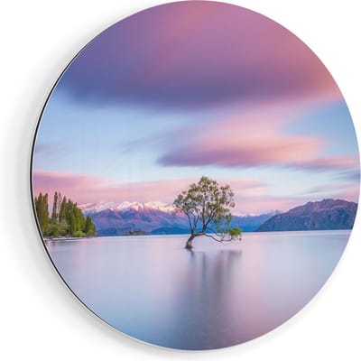 Artaza Dibond Muurcirkel Wanaka Boom In Het Water Bij Zonsopgang - Ø 60 cm - Wandcirkel - Rond Schilderij - Voor Binnen en Buiten