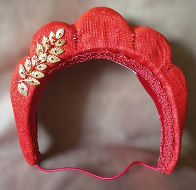 Creaciones Hoofdband Collectie – Hoofdband – Sinamay handgemaakt – Metalen bladeren en strijkstenen – Universele maat – Handgemaakt en Uniek