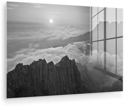 ® Glasschilderij 180x120 cm - Schilderij acrylglas - Zwart-wit beeld van de zon en een wolkenbed boven een berglandschap in Zuid Afrika - Foto op glas - Muurdecoratie woonkamer - Wanddecoratie slaapkamer - Schilderijen
