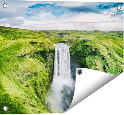 Gards Tuinposter Waterval in het Groene Landschap - 50x40 cm - Tuindoek - Tuindecoratie - Wanddecoratie buiten - Tuinschilderij