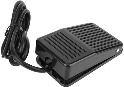 Dailygoody - Waterdichte Voetpedaal Schakelaar met Anti-slip Ontwerp - 250Vac 10A