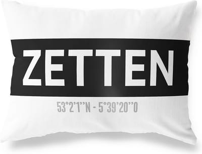 Tuinkussen ZETTEN - GELDERLAND met coördinaten - Buitenkussen - Bootkussen - Weerbestendig - Jouw Plaats - Studio216 - Modern - Zwart-Wit - 50x30cm