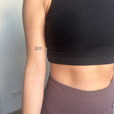 Tijdelijke tattoo 888 | Neptattoo volwassenen | Tijdelijke tattoo voor volwassenen | Temporary tattoo | Plaktattoos voor volwassenen | Neptattoos | Probeer zorgeloos een tattoo | tattforaweek