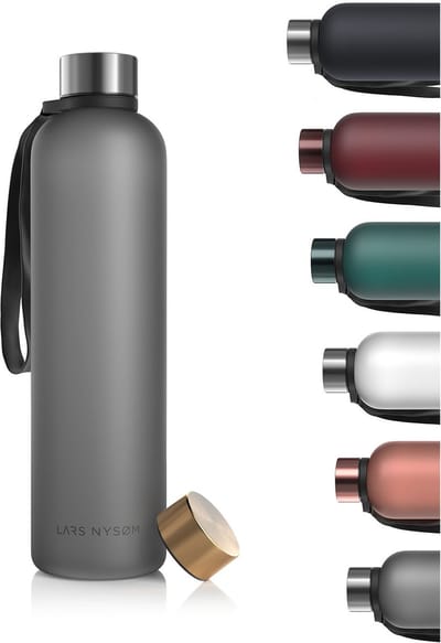 LARS NYSØM Blæst Ultralichte tritan-waterfles 1000ml - BPA-vrij, lekvrij, geschikt voor koolzuurhoudende dranken - Inclusief 2 deksels (Ash Gray)