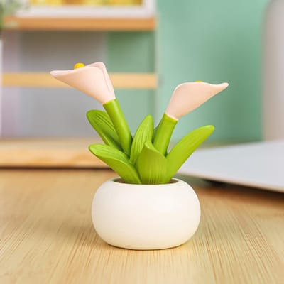 1 pièce Pot de fleurs dessin animé Elfe Ornements d'intérieur de voiture Mini pot de fleurs Figurines Kawaii Décor Micro-paysage Plante Bonsaï en pot
